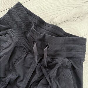 Lululemon Dance Studio Jogger 7/8 Charcoal Black Size 2 Like New